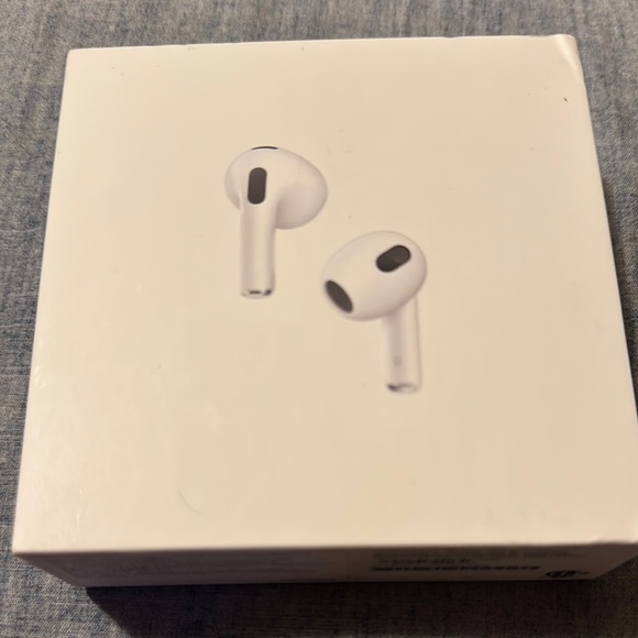 Apple White AirPods Pro Headset NEW SEALED AIRPODS 3rd Generation